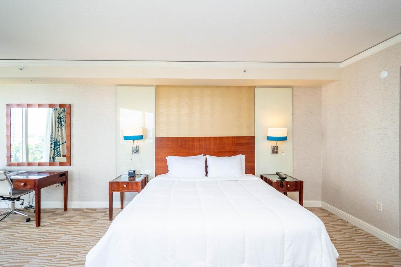 Trump Intl 2 Bedroom Apartment 1600 Sqf Ocean And Bay View Sunny Isles Beach Εξωτερικό φωτογραφία